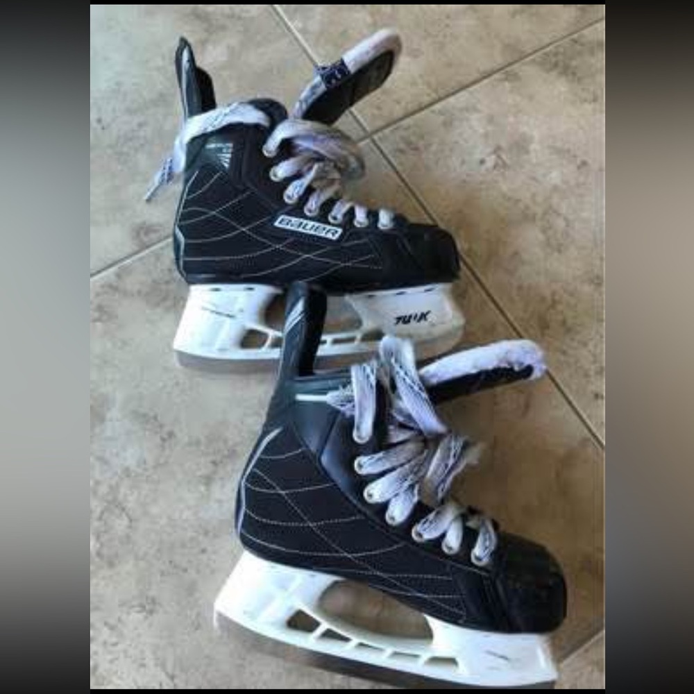 Bauer Nexus 22 Youth Hockey Ice Skates 1 R Shoe Size 2